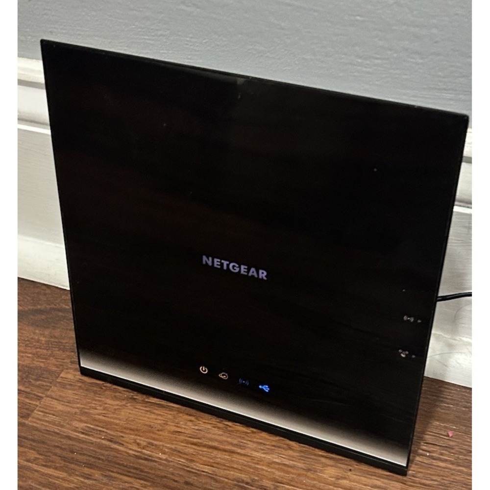 Netgear R6200v2 w/power supply R6200 Smart WiFi Router Bundle - Picture 3 of 16